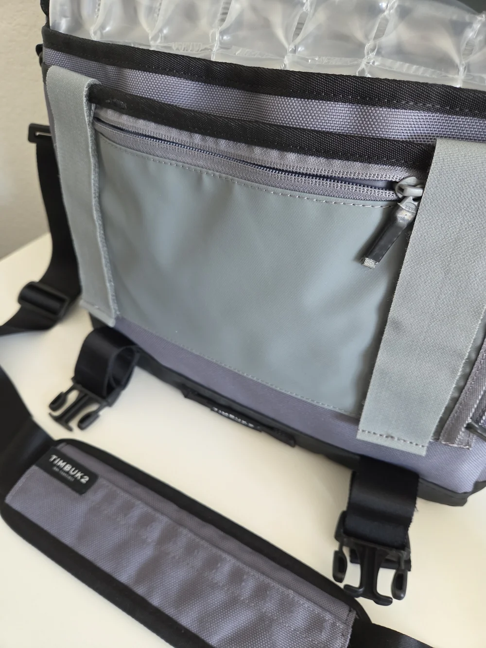 Timbuk2 Commute Laptop Messenger Bag 2.0 Gray/Black Size Medium Fit Laptop 15